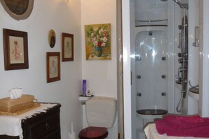 Bathroom Interior Photo