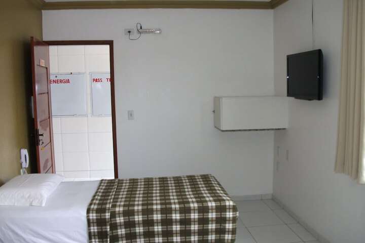 Room 7 of 34