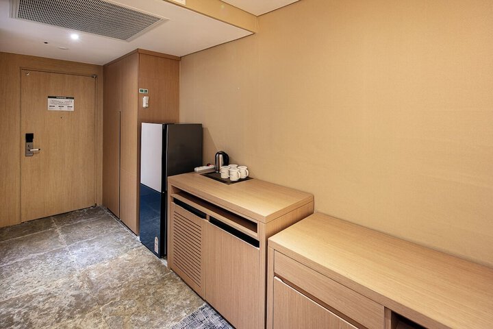 Room 18 of 122