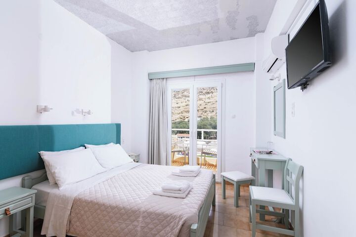 Room 12 of 48