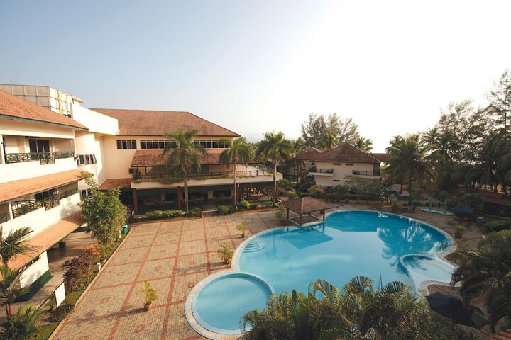 Pools & Facilities