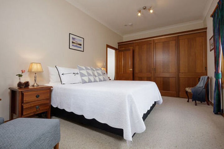 Room 2 of 38