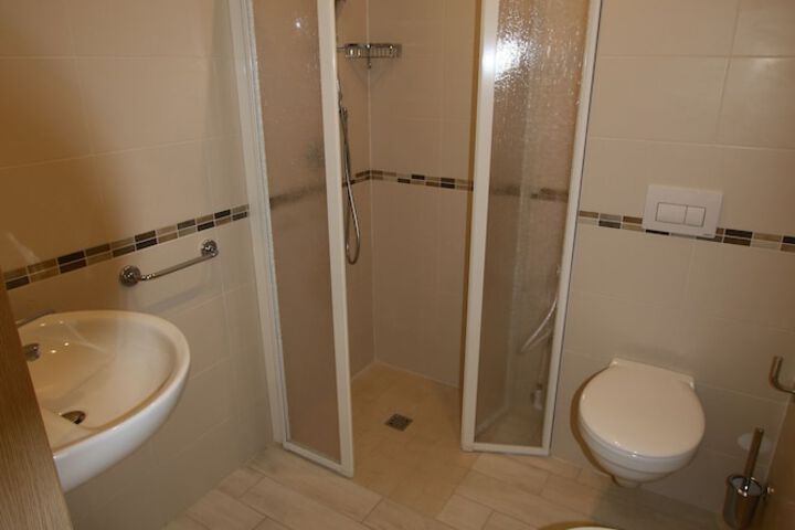 Room 36 of 119