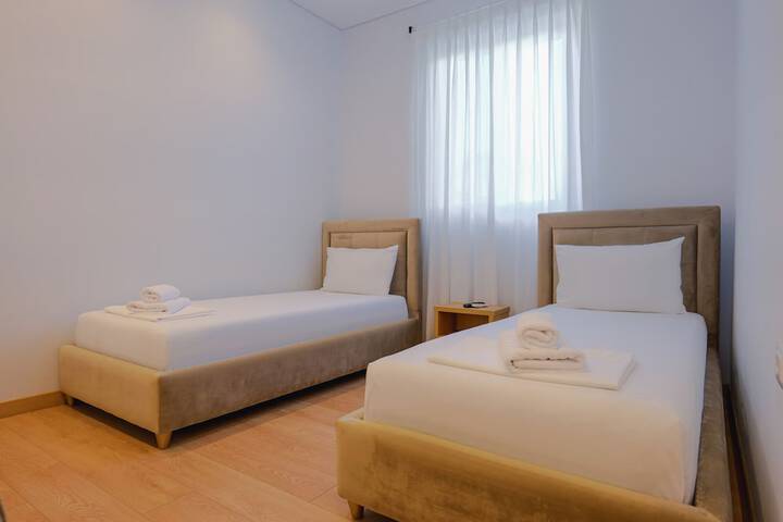Room 13 of 30