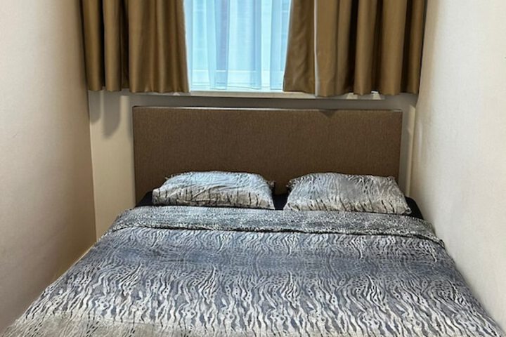 Room 9 of 72