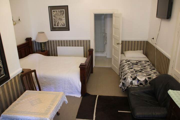 Room 11 of 24