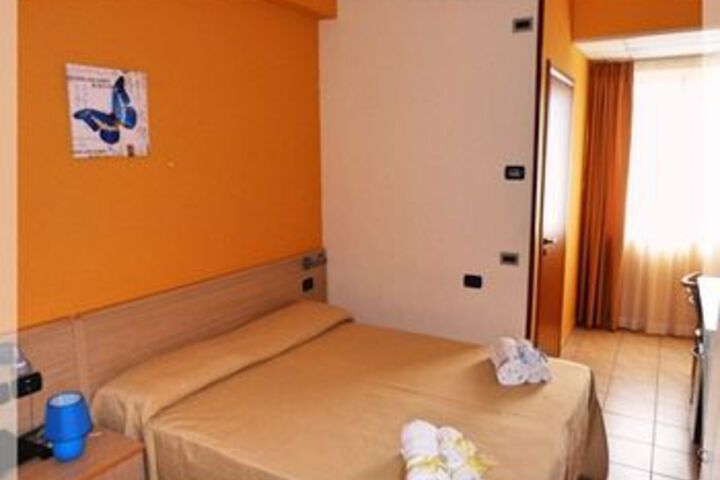 Room 27 of 70