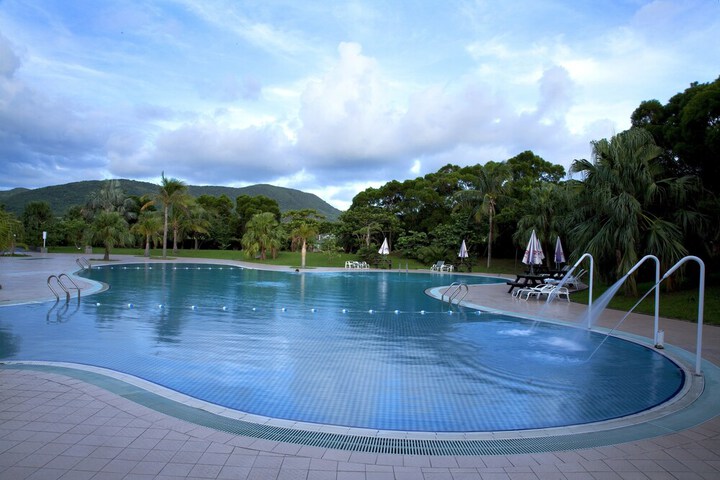 Pools & Facilities