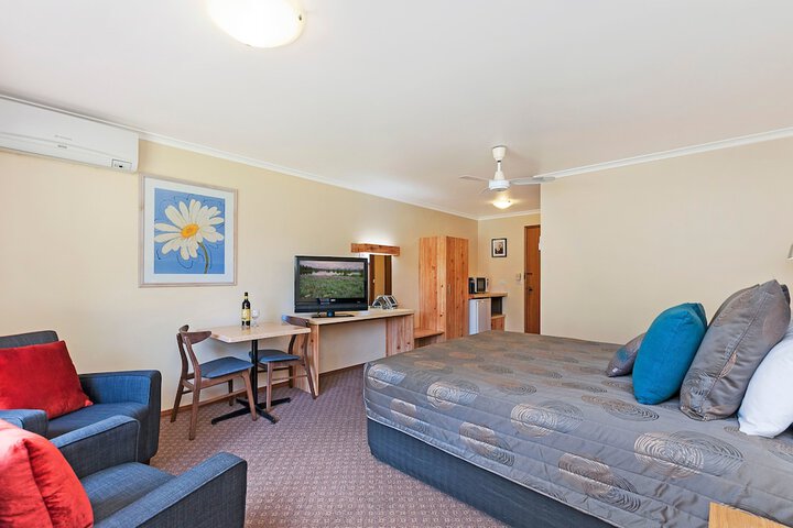 Room 11 of 83