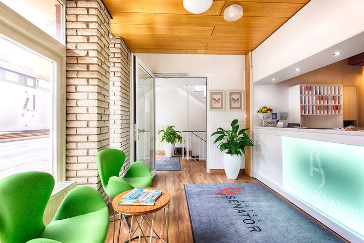 Entrance & Lobby