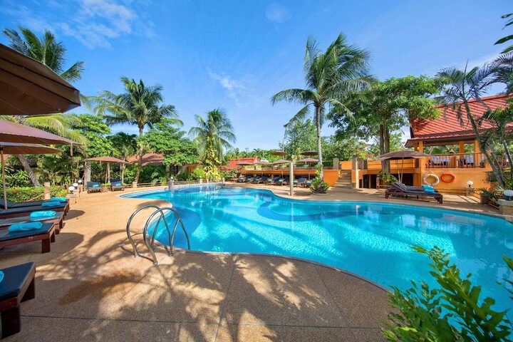 Pools & Facilities