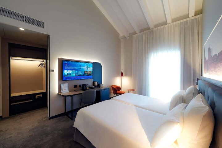 Room 29 of 75