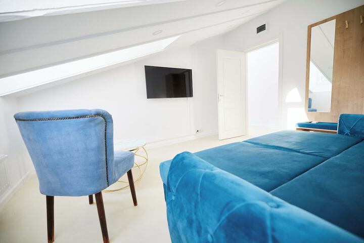 Room 10 of 23