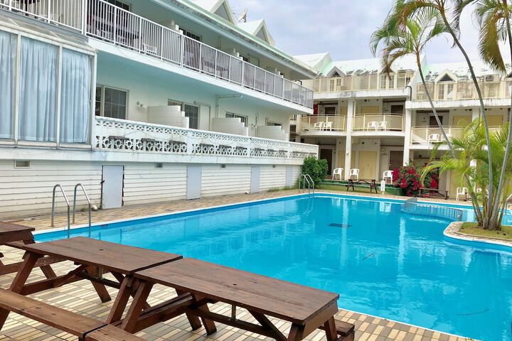 Hotel Pool