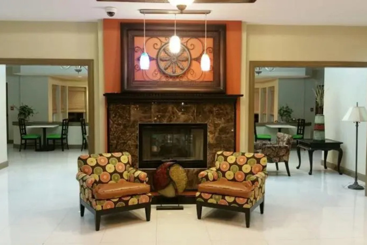 Photo of Clubhouse Inn & Suites