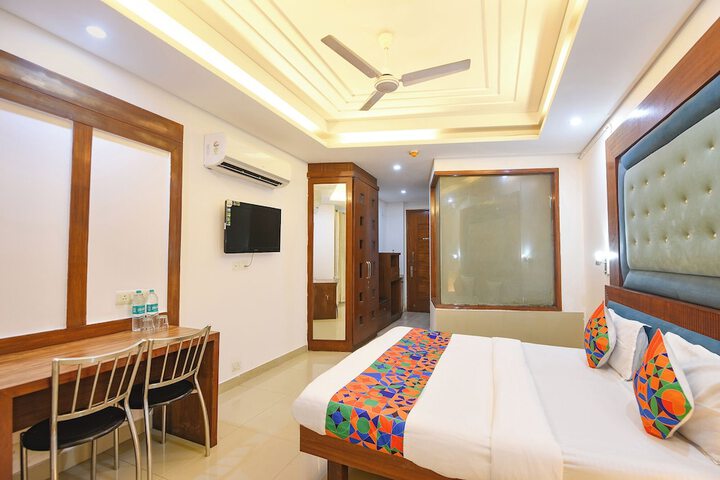 Room 14 of 30