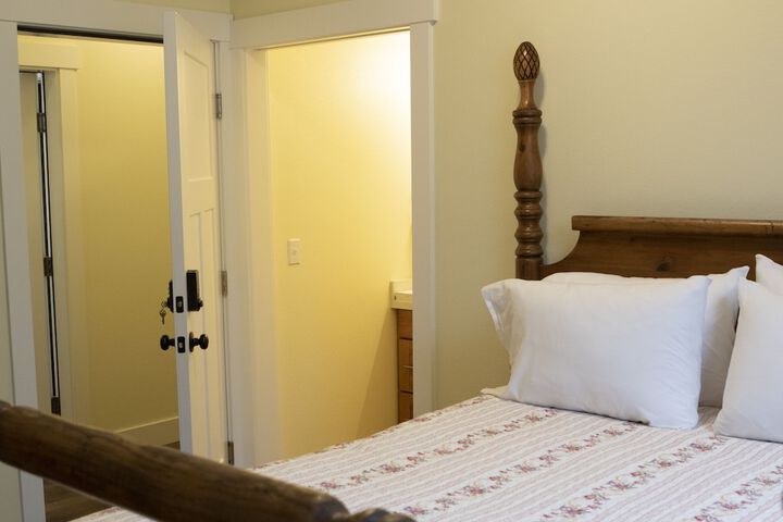 Room 3 of 56