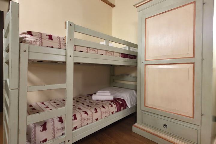 Room 25 of 52