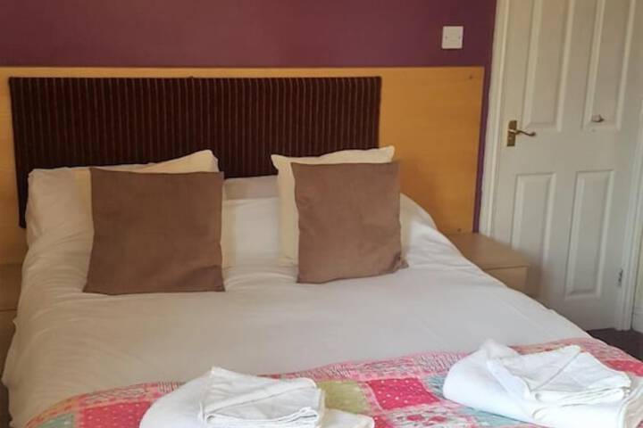 Room 6 of 32