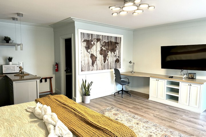 Room 6 of 51