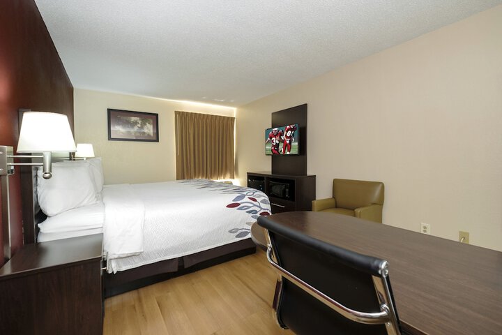 Superior King Bed (6 of 14)