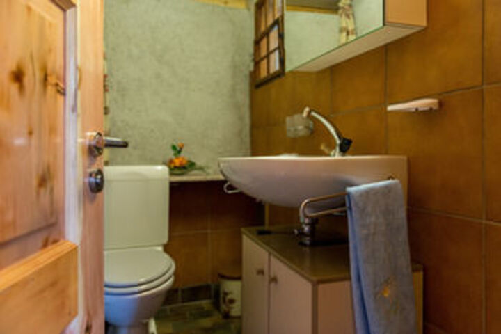 Room 4 of 13