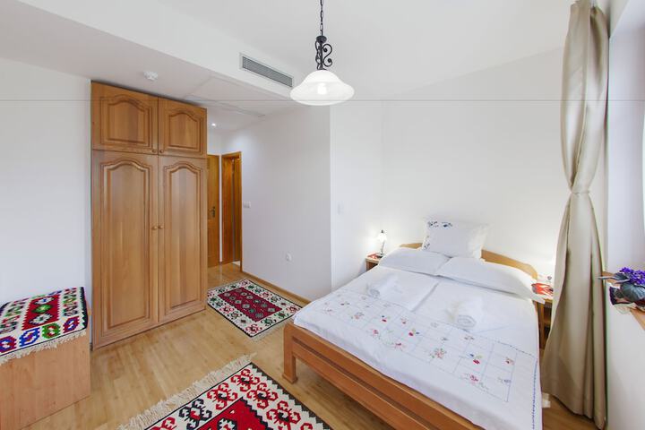 Room 6 of 23