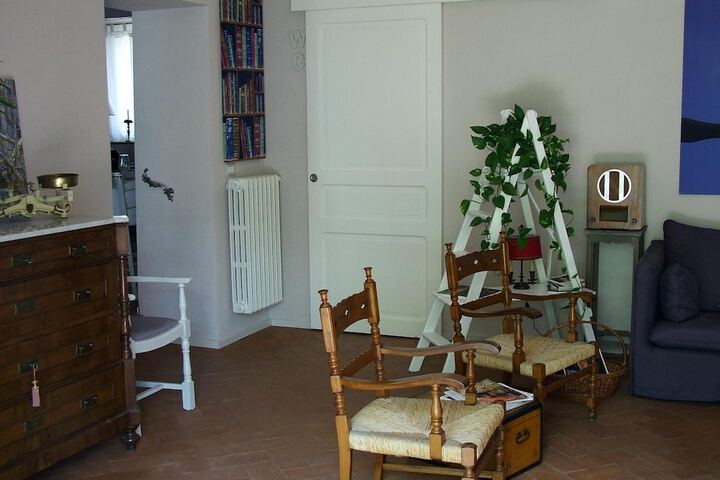 Room 28 of 69