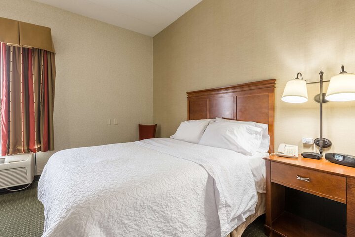 2 Queen Beds (7 of 11)