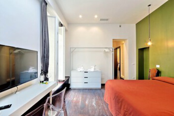 Room 28 of 34