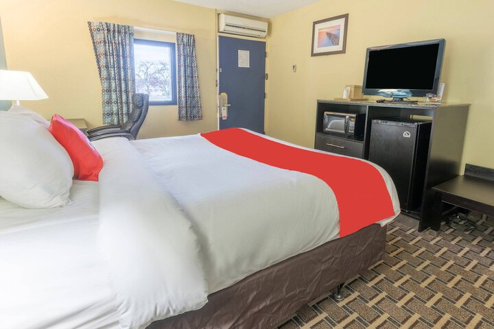 1 King Bed (26 of 29)