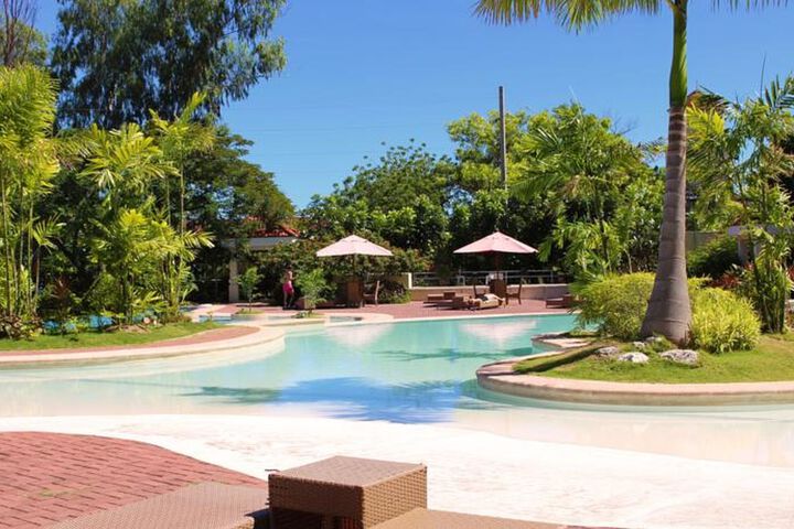 Hotel with Pool