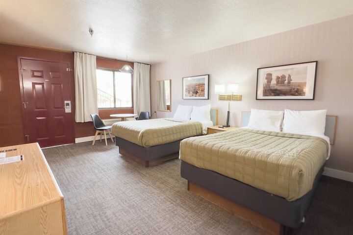 Room 8 of 18