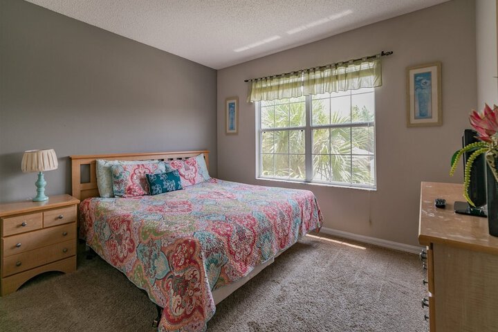 Room 5 of 32