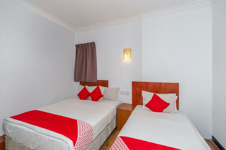 Room 10 of 22