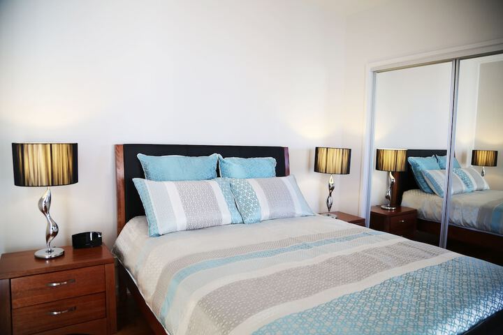 Room 3 of 8