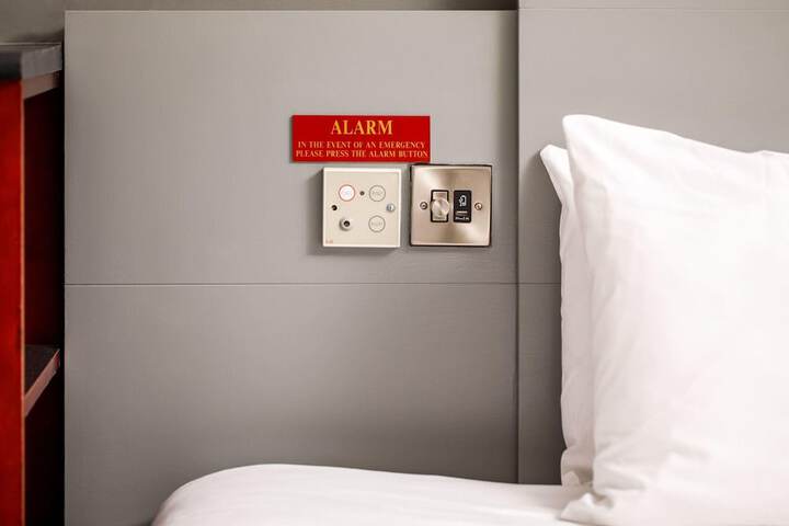 Room 10 of 81