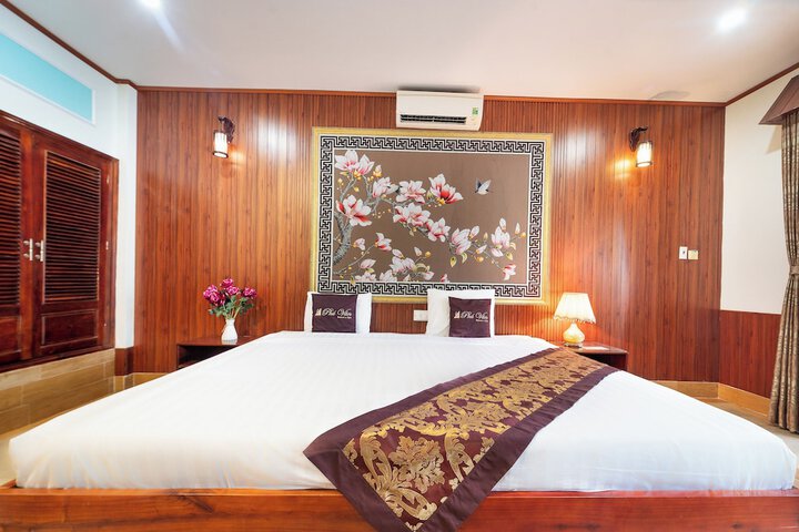 Room 2 of 65