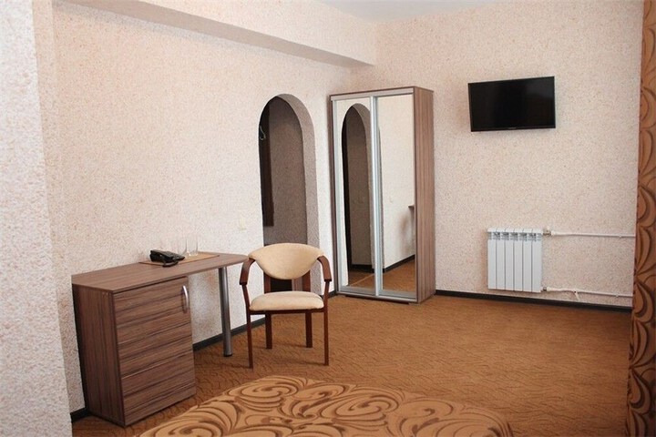 Room 28 of 40