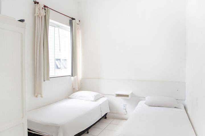 Room 10 of 34