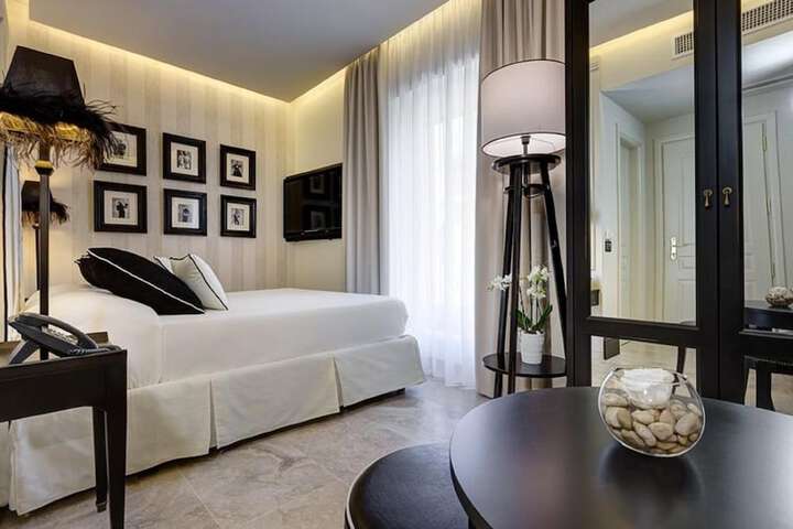 Room 17 of 53