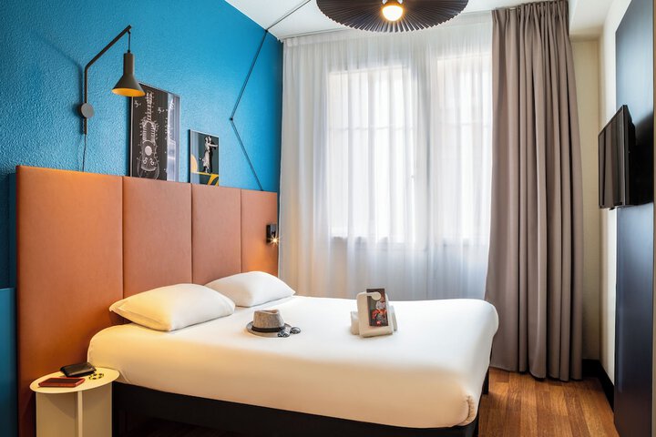 Room 8 of 30