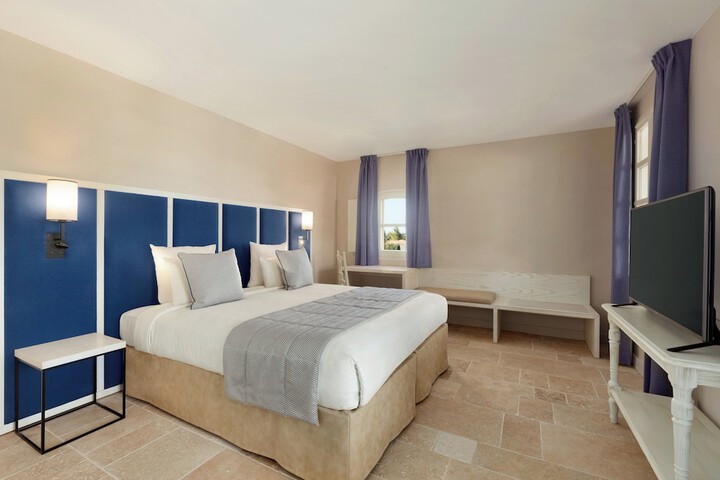 Room 25 of 129