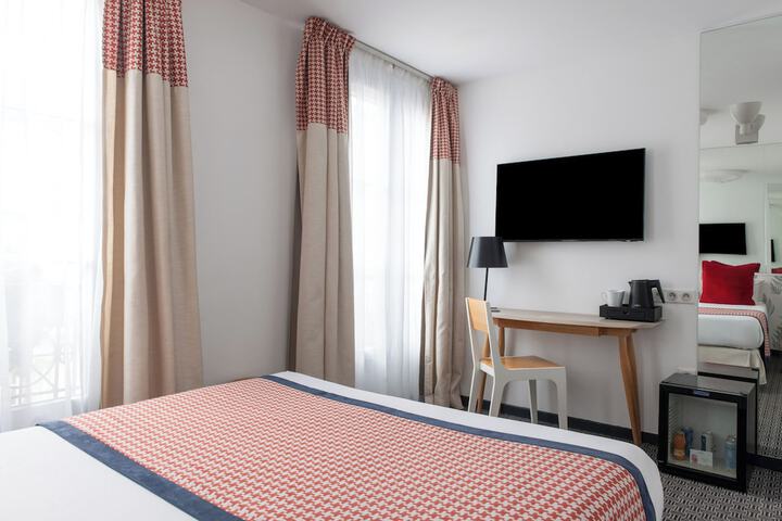 Room 35 of 71