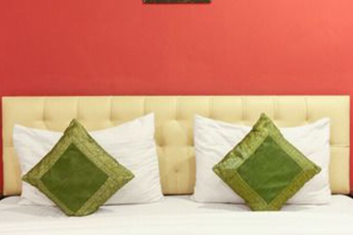 Room 10 of 43