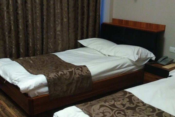 Room 8 of 38