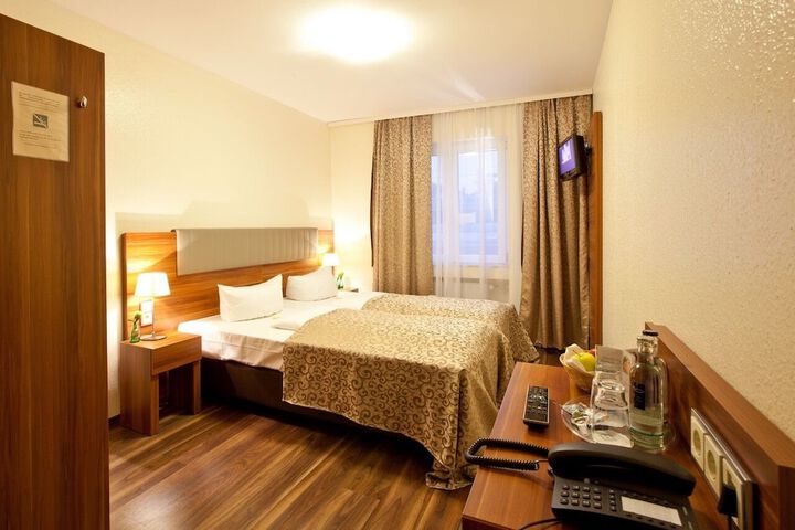 Room 2 of 50