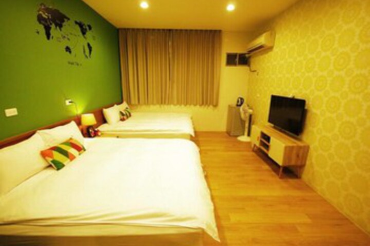 Room 25 of 32