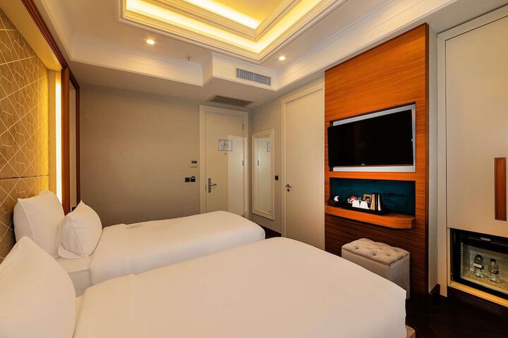 Room 47 of 105