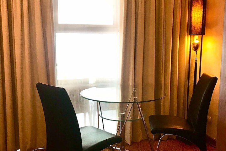 Room 4 of 36